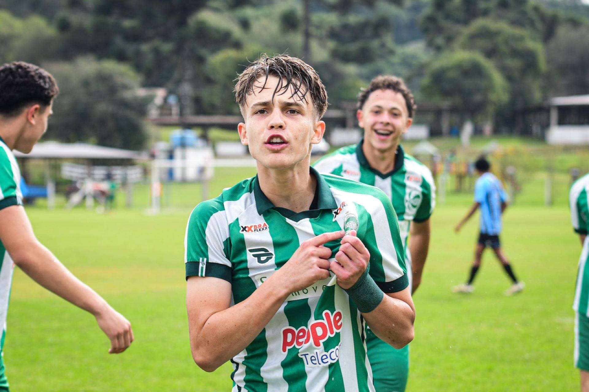 Invicto! Juventude vence Grêmio e assume a liderança do Gauchão Sub-17