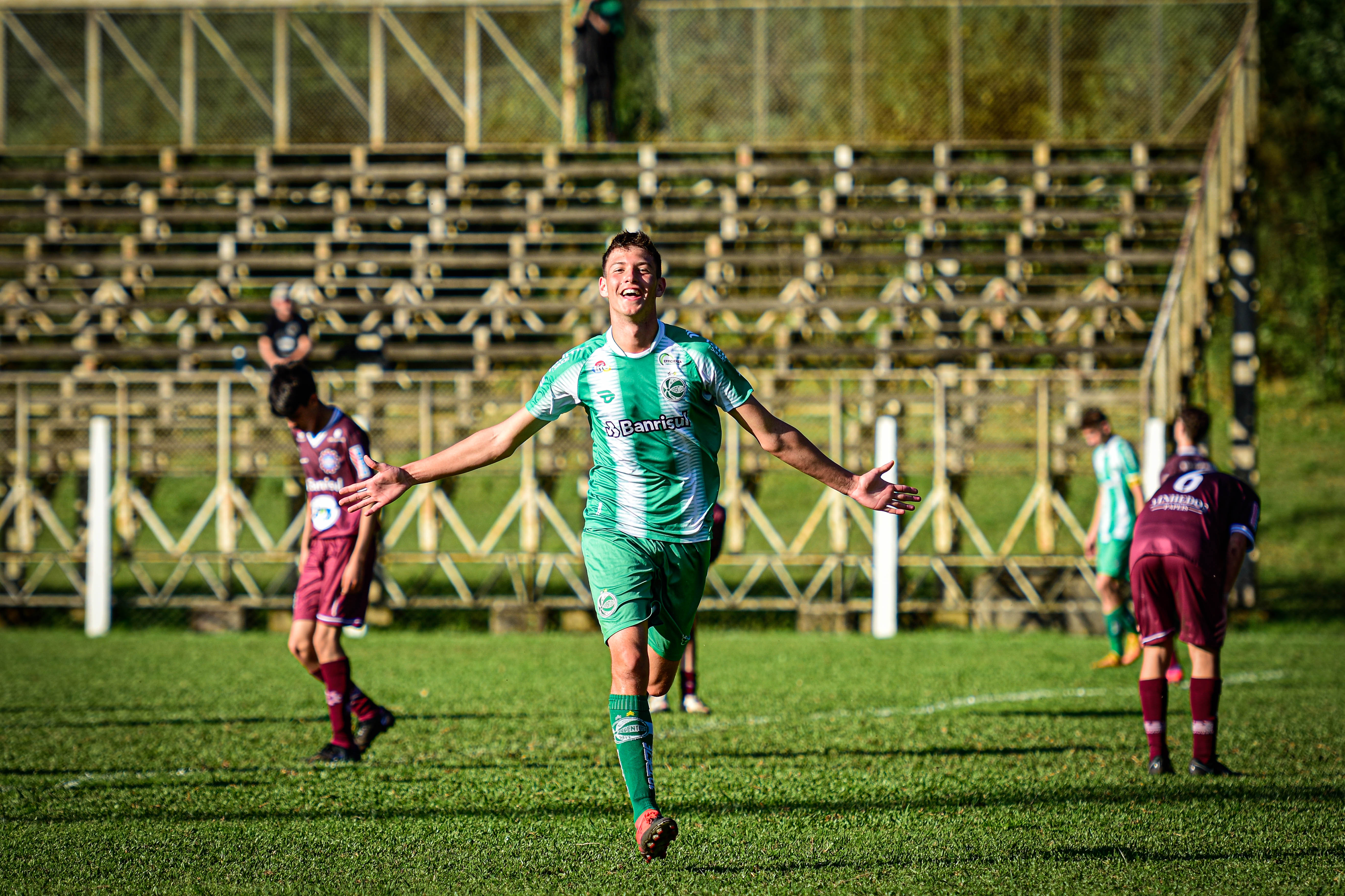 Sub-15: Ju goleia o Caxias e confirma classificação para a semifinal do Gauchão