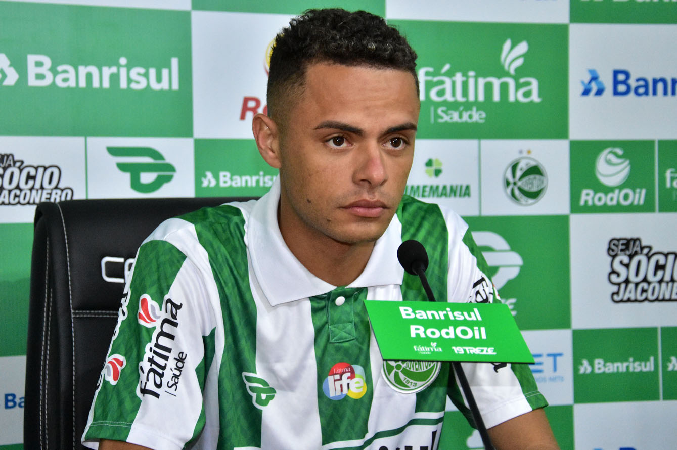 Esquerdinha é o novo reforço do Juventude