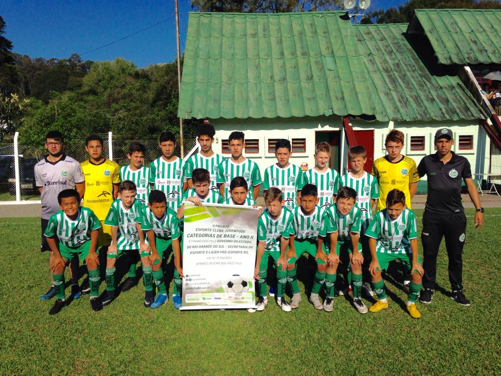 Escola de Futebol conquista bons resultados no final de semana