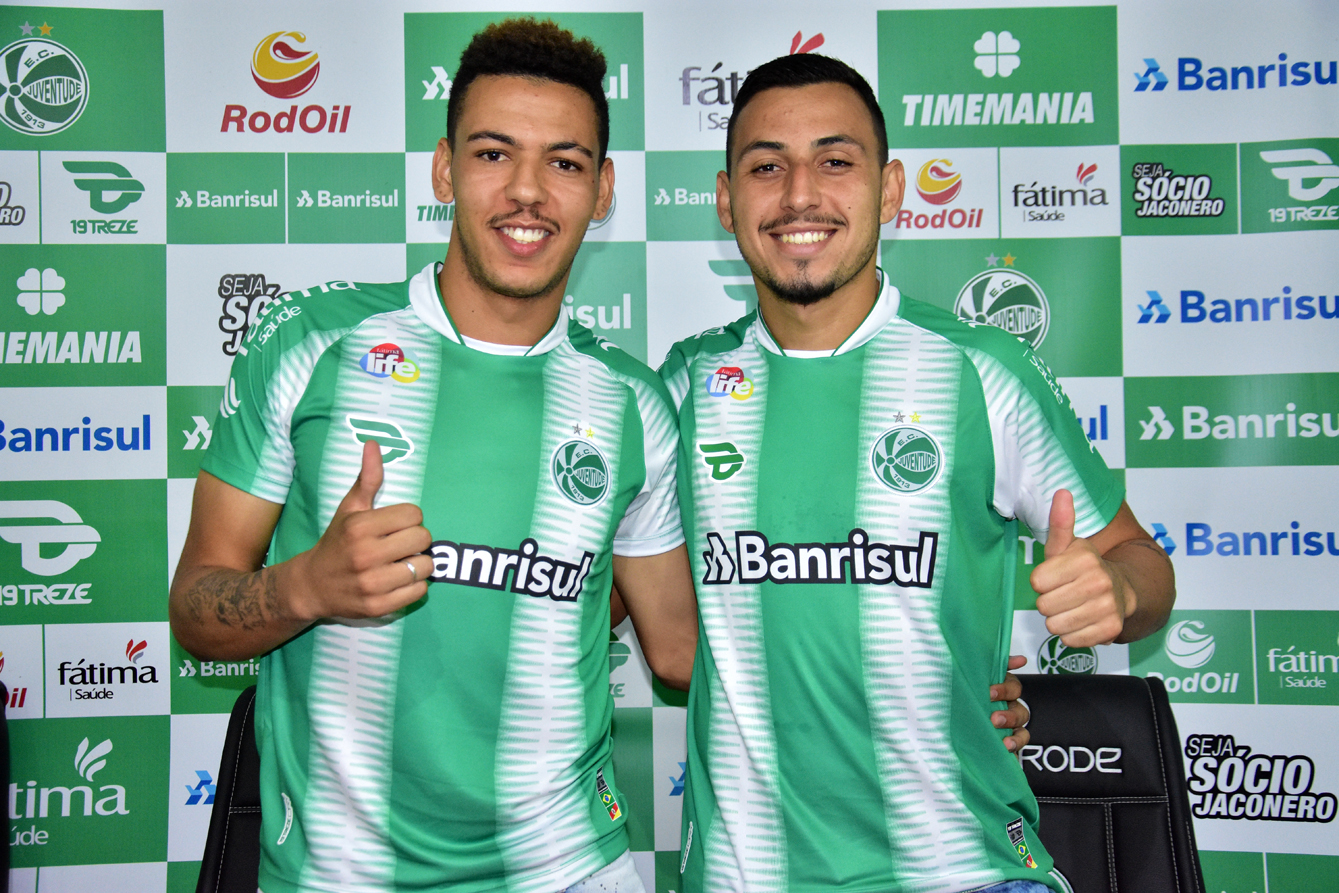Juventude apresenta os atacantes Wallace e Clayton
