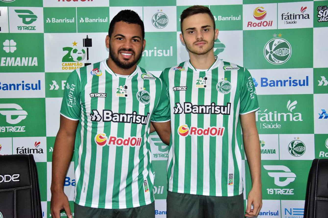 Carlos Henrique e Gabriel Poveda são apresentados no Jaconi