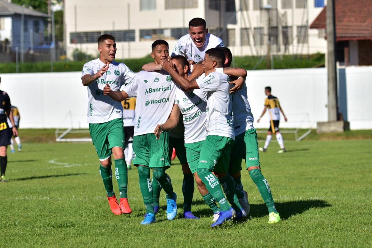 Com grande atuação, sub-19 sai em vantagem nas quartas da Copa Sul