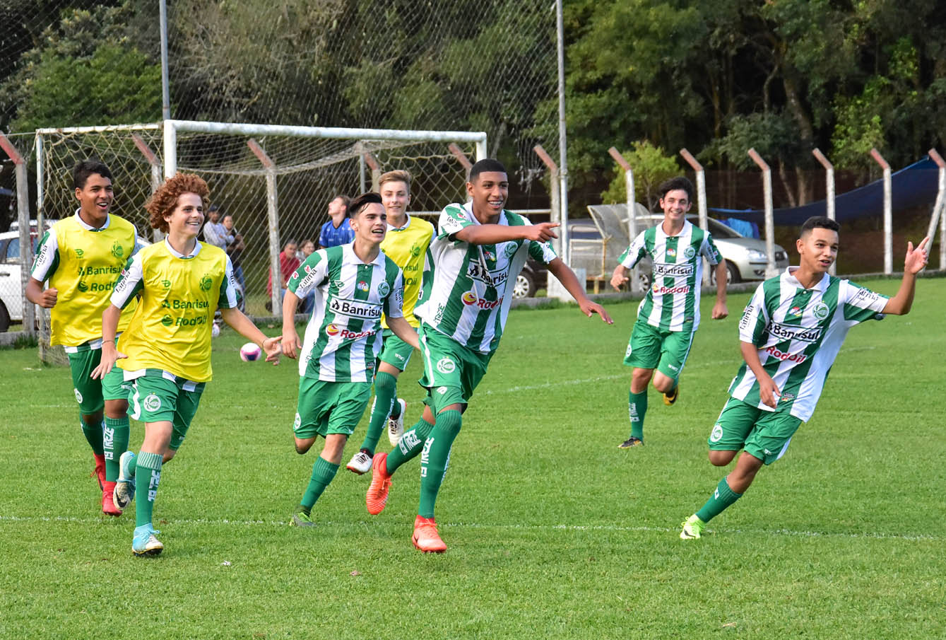 Sub-15 vence e sub-17 perde invencibilidade no Gauchão