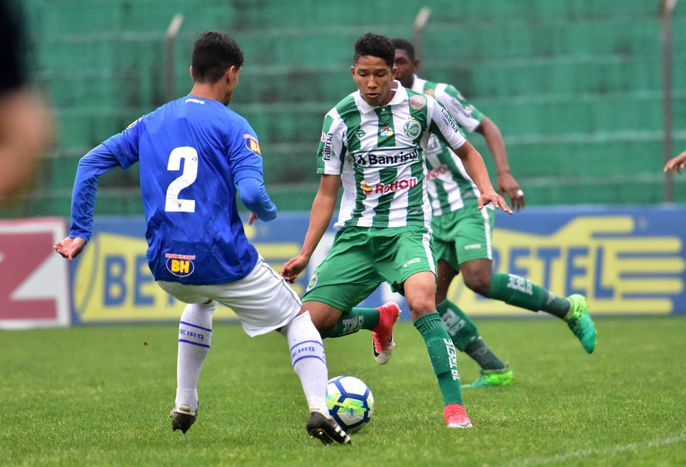 Ju sai em desvantagem na primeira fase da Copa do Brasil Sub-17