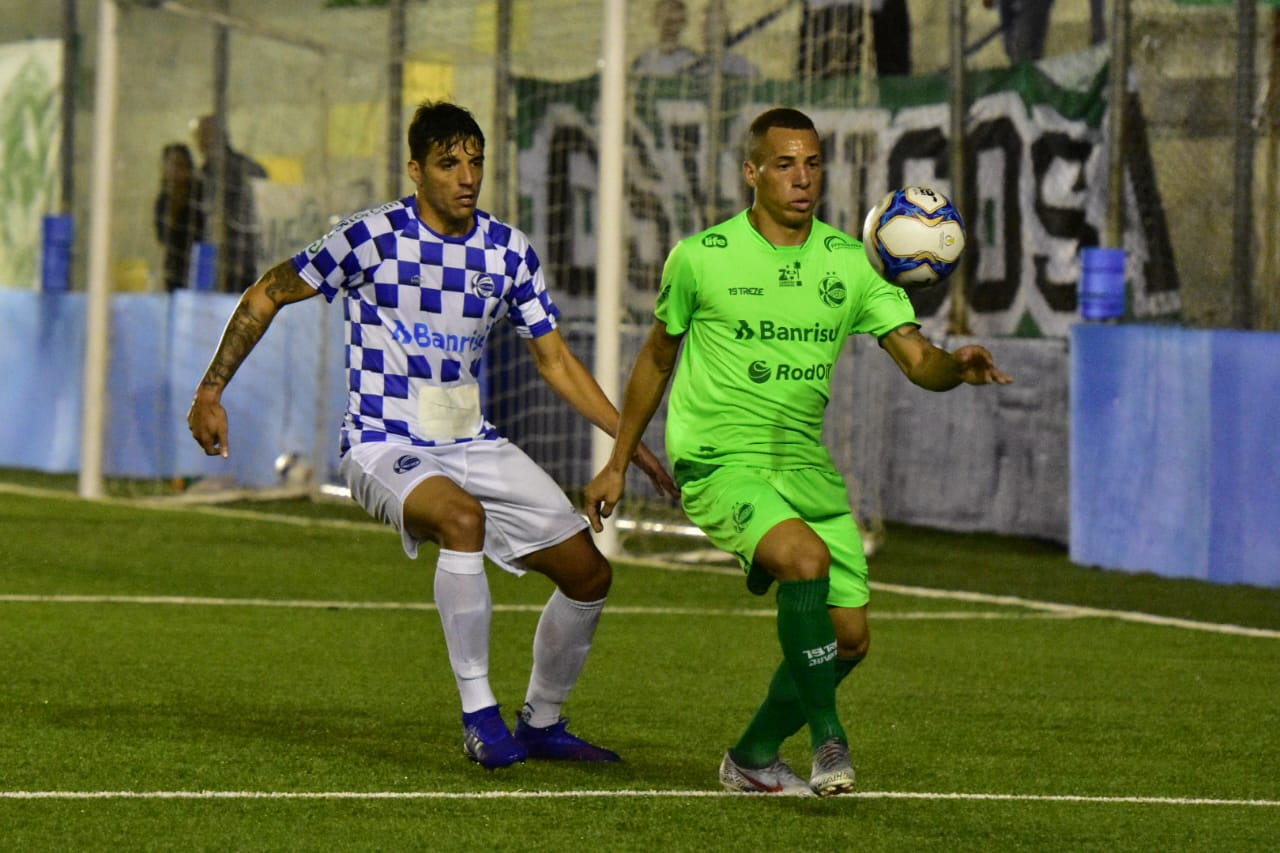 Ju garante ponto importante fora de casa e aumenta série invicta