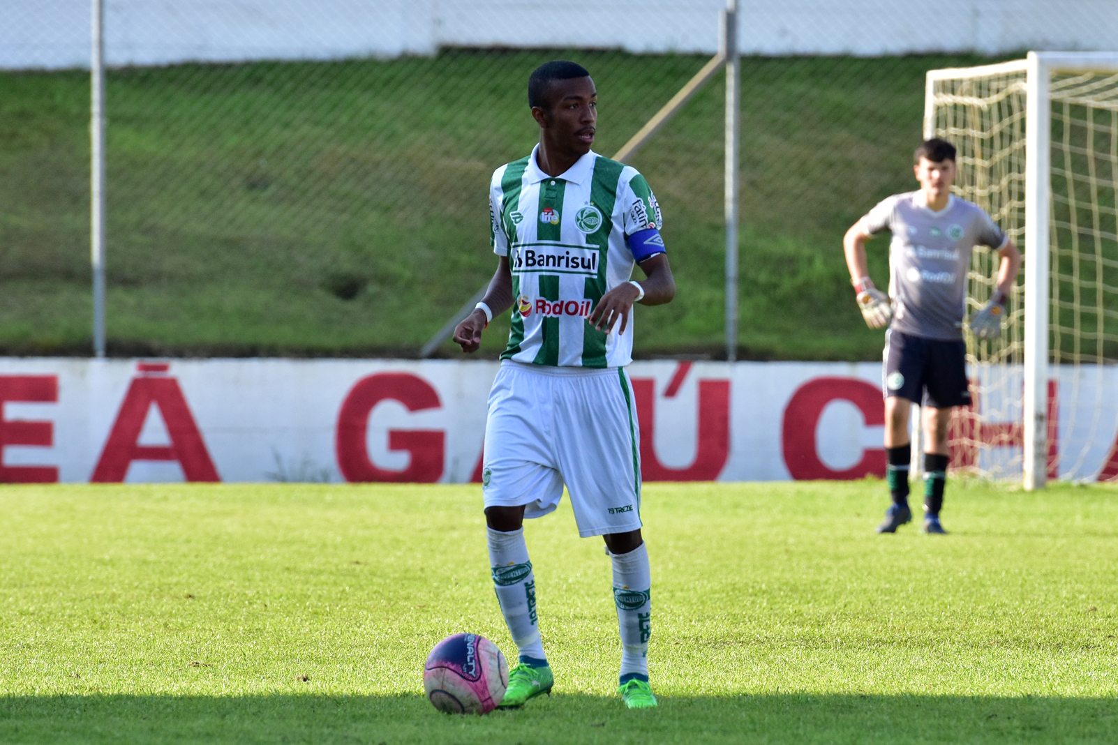 Em confronto direto, sub-15 vence Três Passos e se isola na liderança do Gauchão