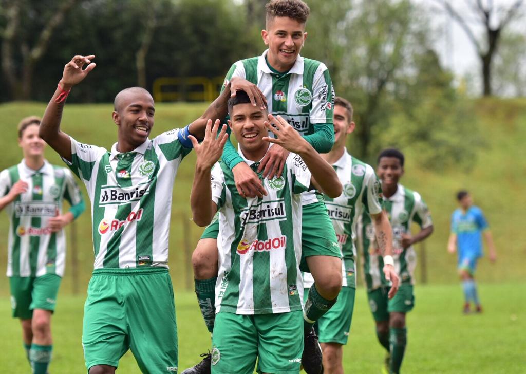 De goleada, Sub-15 confirma classificação para semifinal do Gauchão