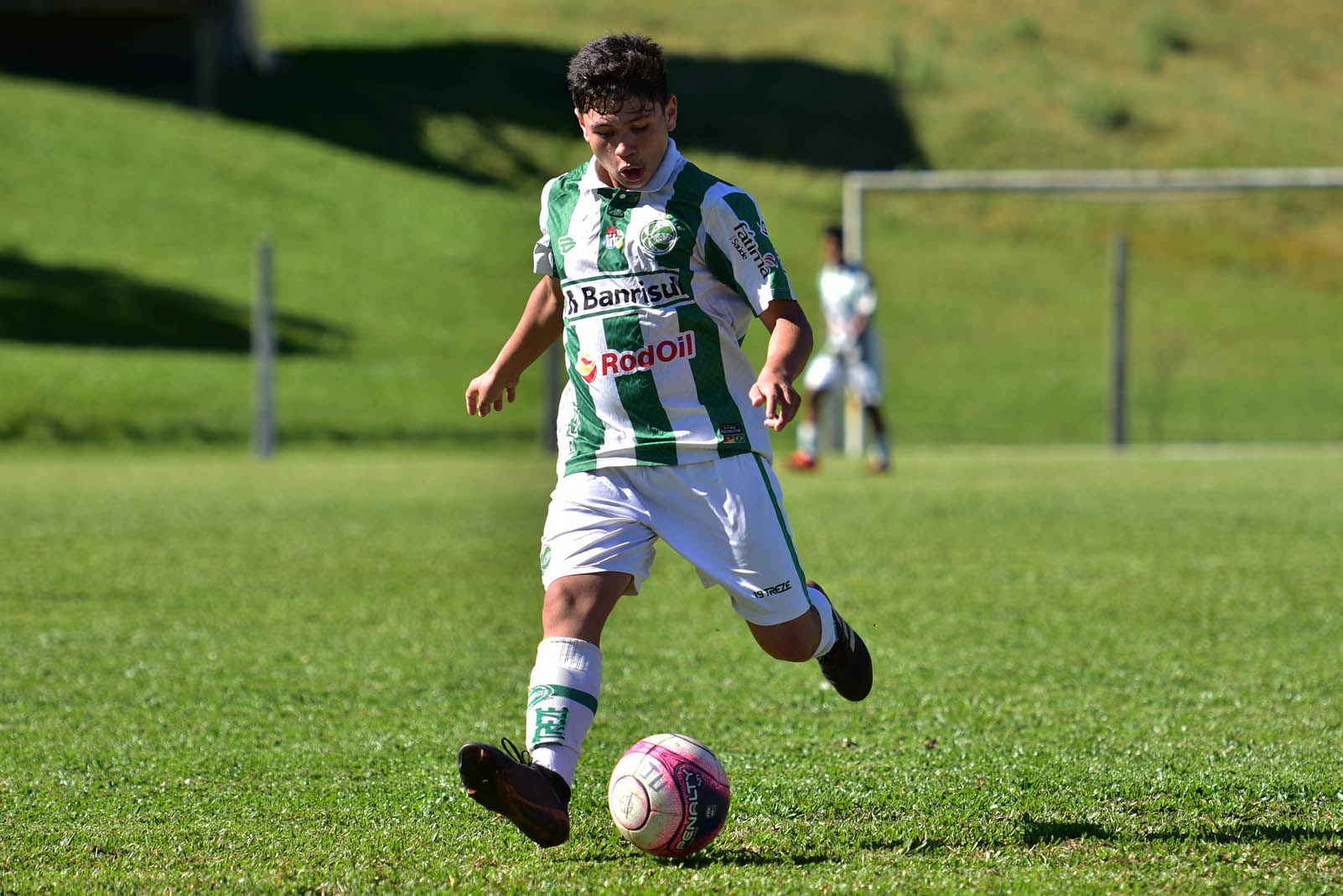 sub-15 vence fora de casa e assume a liderança do Gauchão